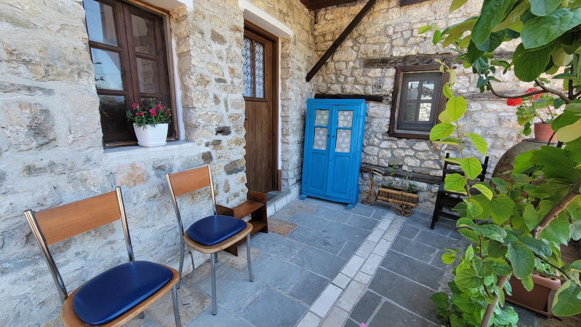 Guest House Mangalem Berat Exterior photo